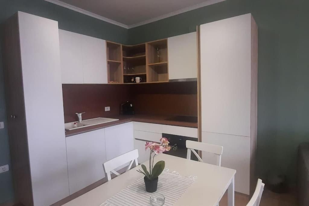 Flower Apartment Tirana Zewnętrze zdjęcie